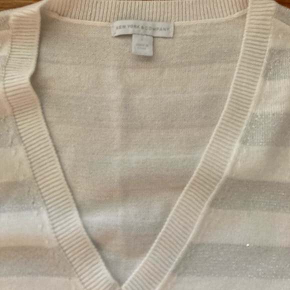 GLITTER STRIPE V NECK SWEATER - Picture 3 of 4